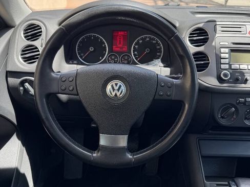 Used 2009 Volkswagen Tiguan S FWD image 9