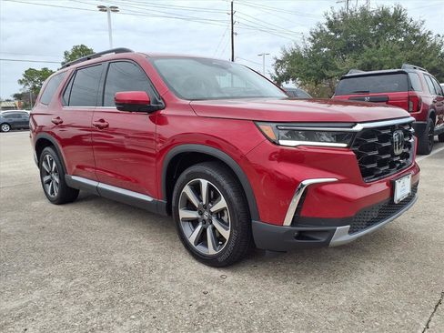 Certified 2023 Honda Pilot Elite image 2