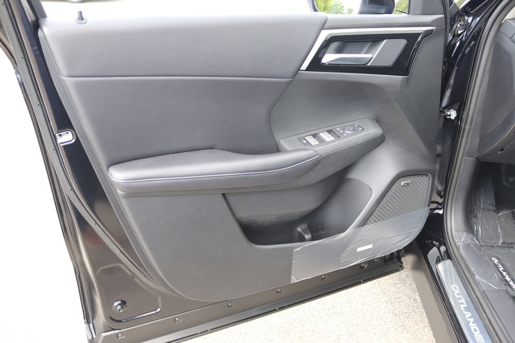 New 2026 Mitsubishi Outlander SE AWD/4WD image 13