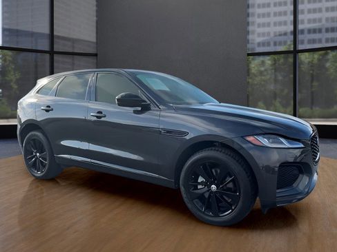 Used 2025 Jaguar F-PACE R-Dynamic S image 2