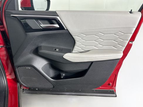 Used 2025 Mitsubishi Outlander SEL AWD/4WD image 35