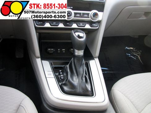 Used 2020 Hyundai Elantra SE image 19