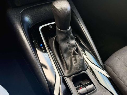 Used 2021 Toyota Corolla LE FWD image 21