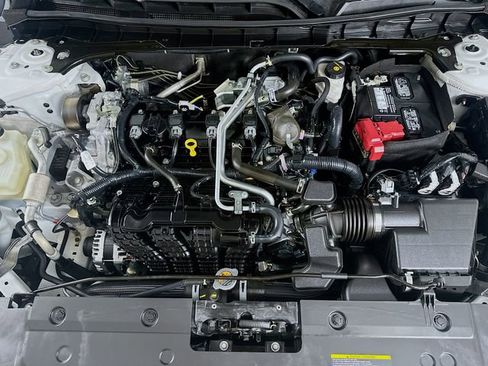 Used 2024 Nissan Altima 2.5 SV FWD image 28