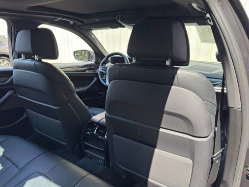 Used 2022 BMW 530e w/ Premium Package RWD image 38
