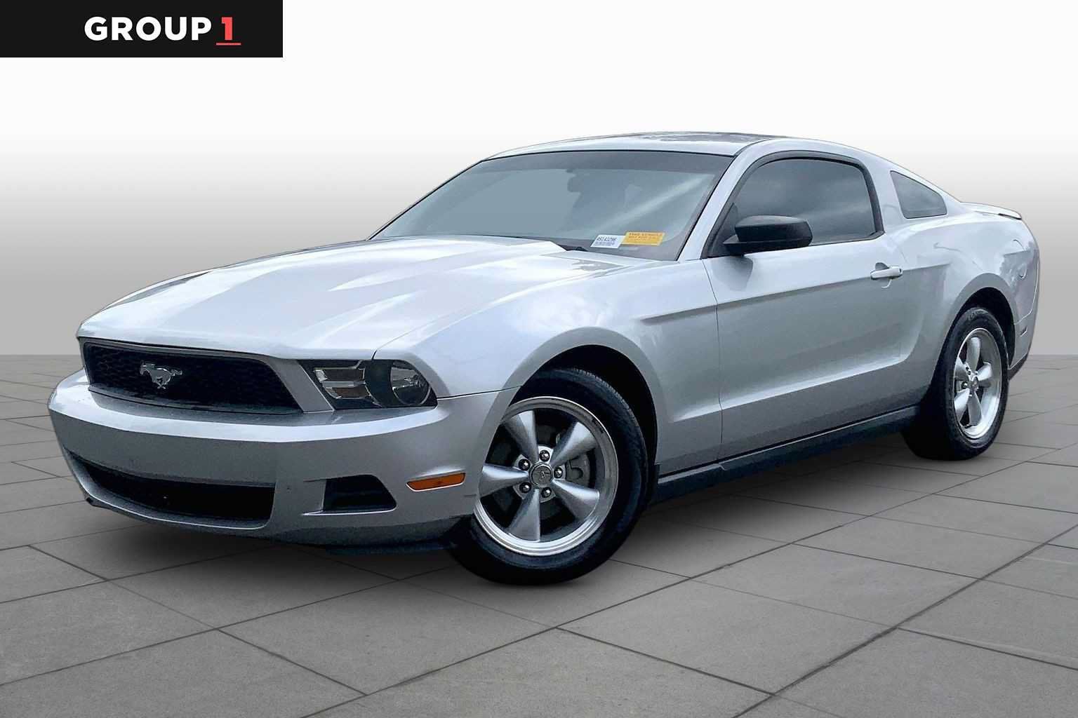 Used 2010 Ford Mustang Premium RWD image 1