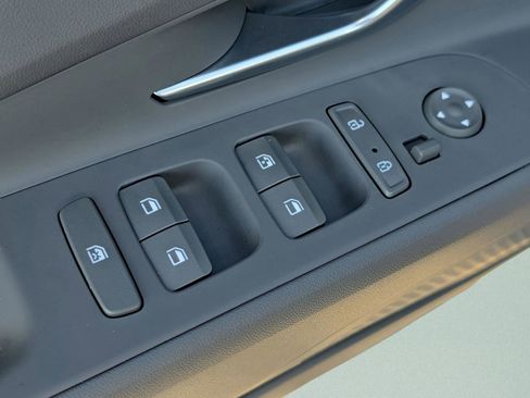 Used 2023 Hyundai Elantra SEL w/ Convenience Package image 22