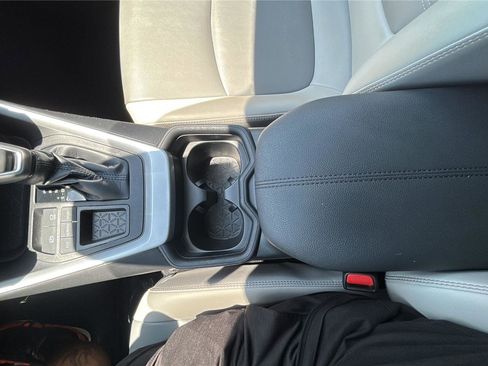 Used 2020 Toyota RAV4 XLE Premium FWD image 16