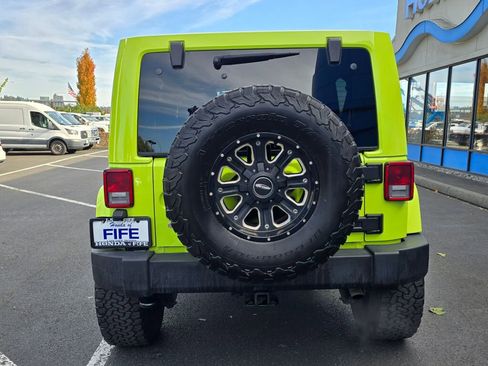 Used 2017 Jeep Wrangler Unlimited Rubicon w/ Max Tow Package image 4