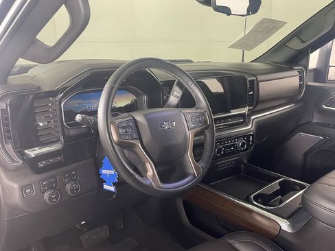 Used 2024 Chevrolet Silverado 2500 High Country w/ Midnight Edition AWD/4WD image 13
