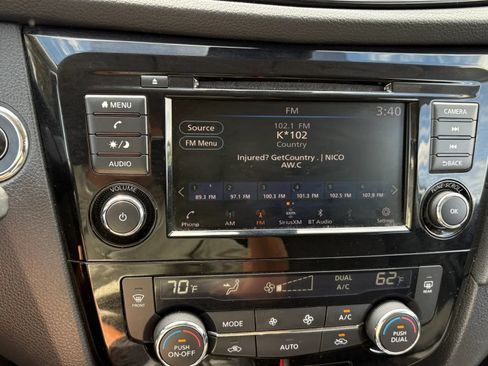 Used 2020 Nissan Rogue SV AWD/4WD image 19