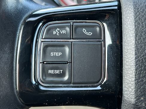 Used 2020 Dodge Grand Caravan SXT image 20