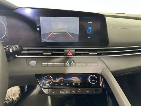 Used 2023 Hyundai Elantra SEL w/ Convenience Package image 22