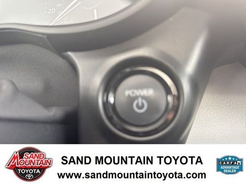 Used 2025 Toyota Sienna XLE image 19
