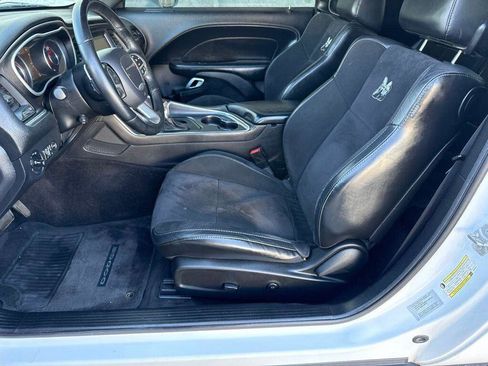 Used 2016 Dodge Challenger R/T Scat Pack w/ Leather Interior Group RWD image 20