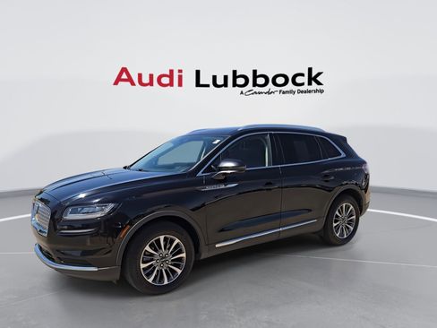 Used 2022 Lincoln Nautilus FWD w/ Premium Package image 4