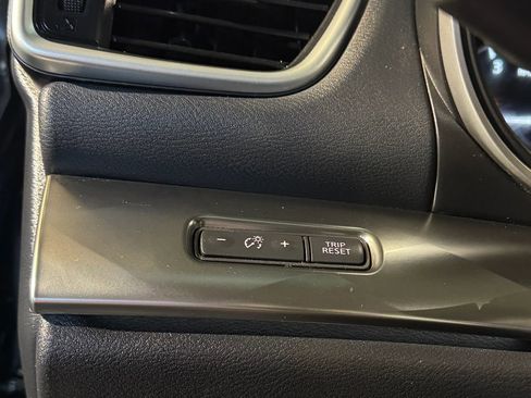 Used 2017 Nissan Maxima SR FWD image 16