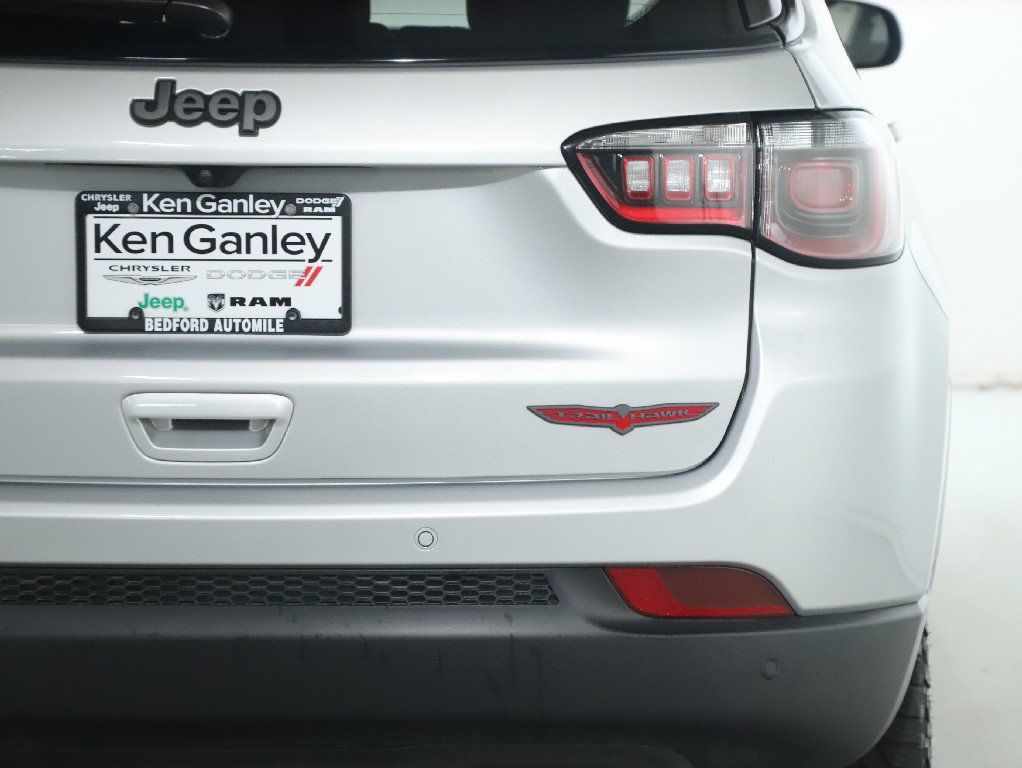 Used 2025 Jeep Compass Trailhawk AWD/4WD image 44
