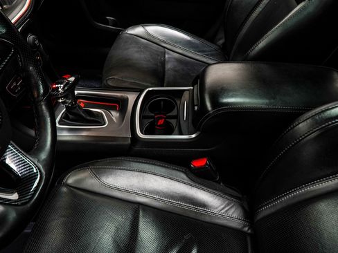 Used 2019 Dodge Charger SXT w/ Plus Group image 17