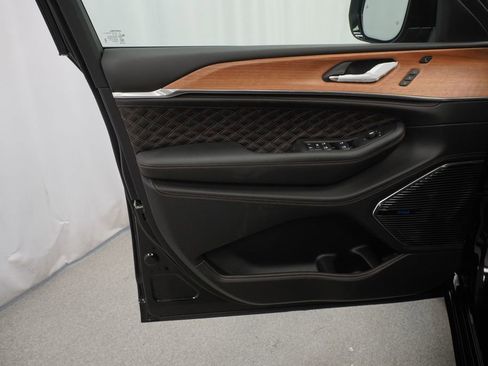 New 2026 Jeep Grand Cherokee L Summit AWD/4WD image 29