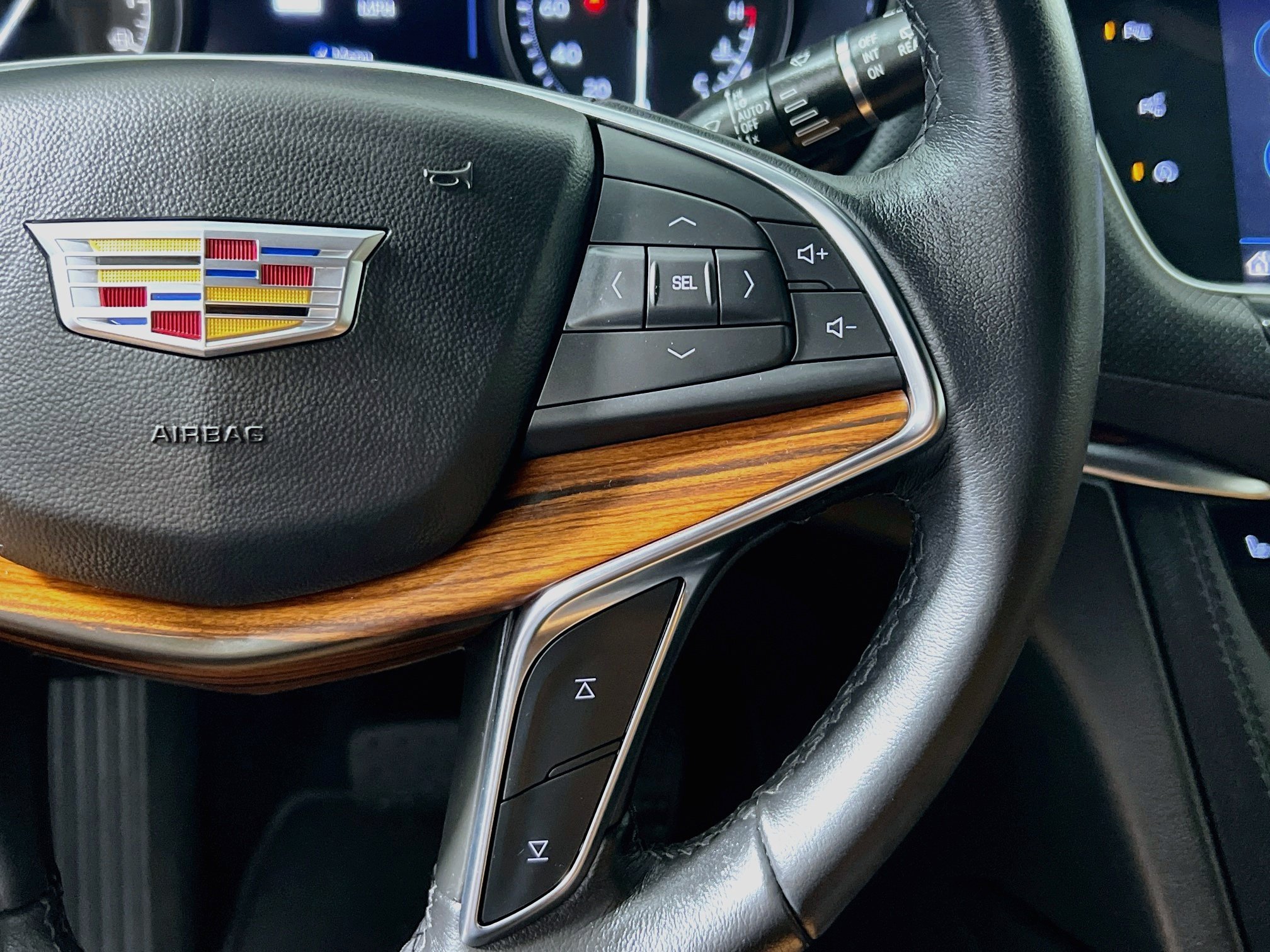 Used 2023 Cadillac XT5 Premium Luxury w/ Technology Package FWD image 19