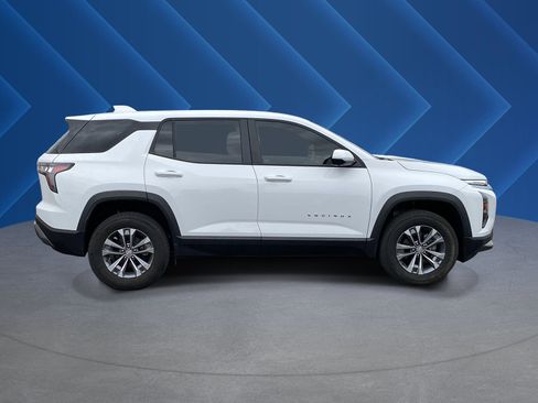 Used 2026 Chevrolet Equinox LT w/ Convenience Package II FWD image 2