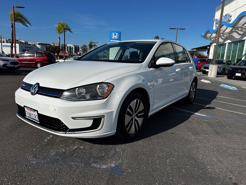 Used 2016 Volkswagen e-Golf SE FWD image 3