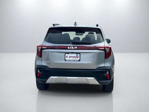 Used 2025 Kia Seltos S image 6