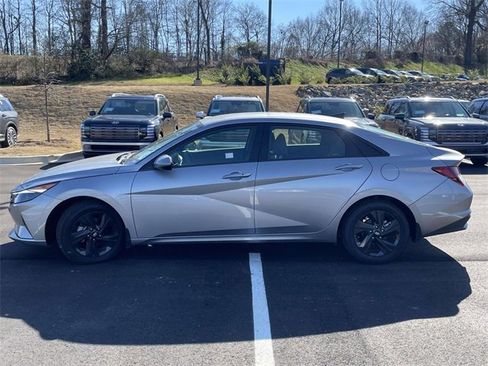 Used 2023 Hyundai Elantra SEL image 5