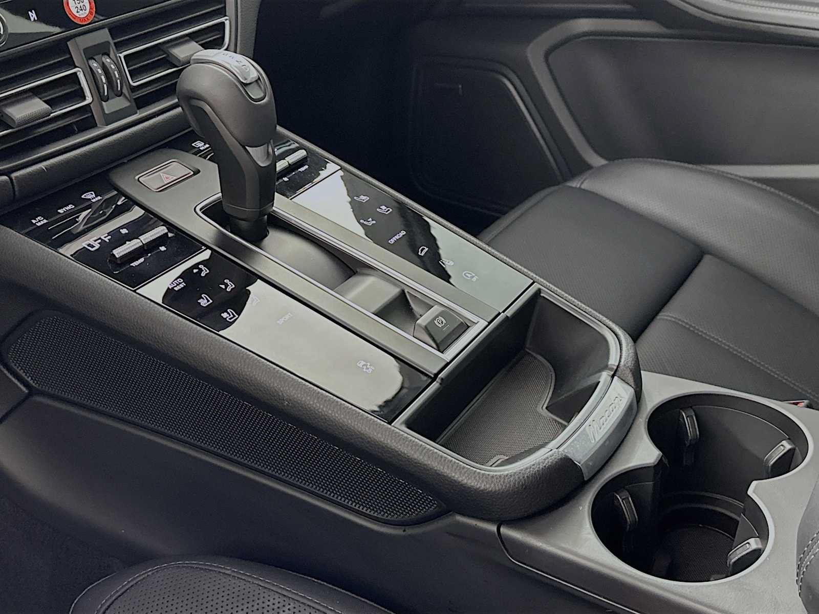 Certified 2026 Porsche Macan AWD/4WD image 20