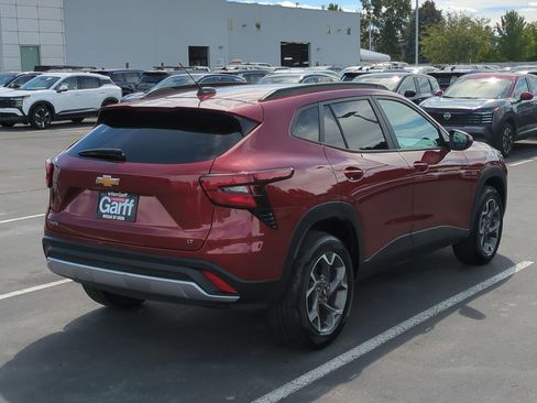 Used 2024 Chevrolet Trax LT image 3