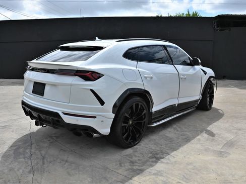 Used 2019 Lamborghini Urus AWD/4WD image 3