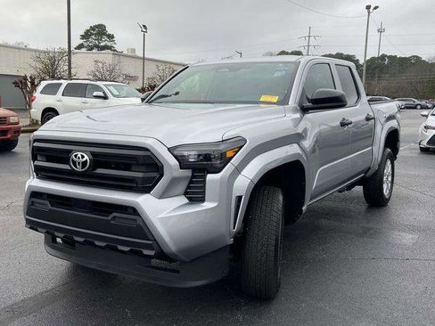 Certified 2025 Toyota Tacoma SR image 5