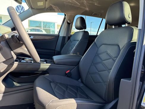 New 2026 Volkswagen Atlas SE image 9