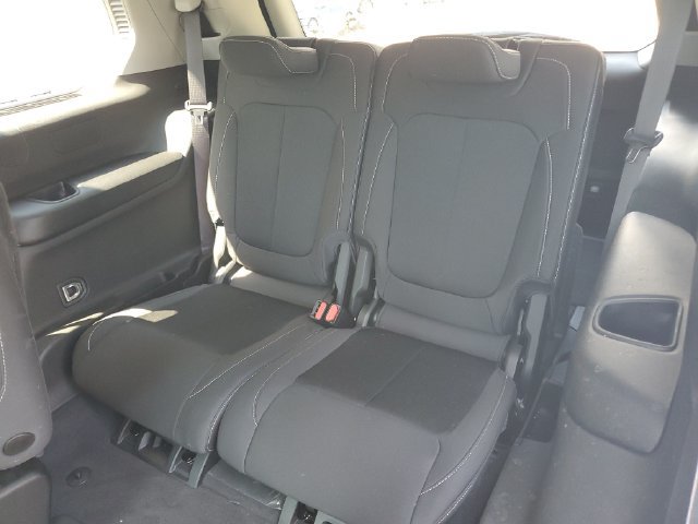 Used 2023 Jeep Grand Cherokee L Laredo RWD image 31