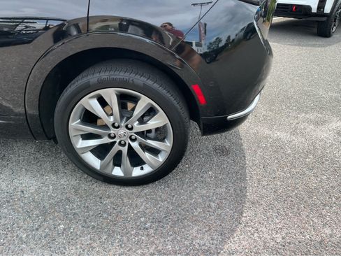 Used 2022 Buick Envision Avenir w/ Technology Package II FWD image 11