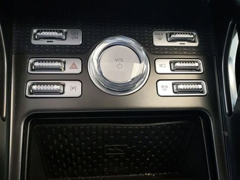 Certified 2025 Lincoln Nautilus Premier w/ Jet Appearance Package AWD/4WD image 22