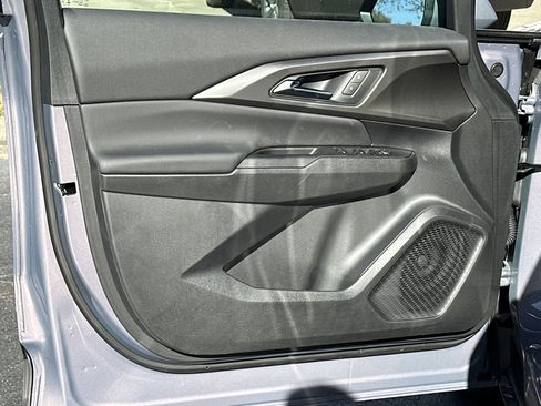 New 2026 Chevrolet Equinox EV LT image 10