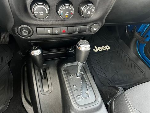 Used 2015 Jeep Wrangler Sahara w/ Connectivity Group AWD/4WD image 30