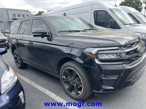 Used 2024 Ford Expedition Limited image 4