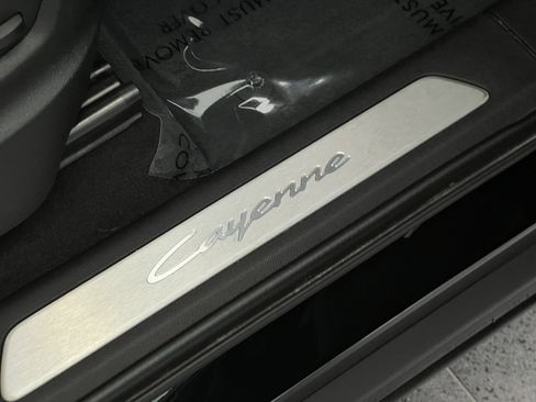 Certified 2025 Porsche Cayenne Coupe image 25