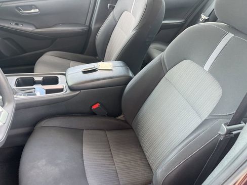 Used 2024 Nissan Sentra SV FWD image 8