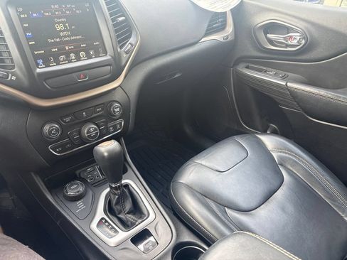 Used 2017 Jeep Cherokee Limited AWD/4WD image 21