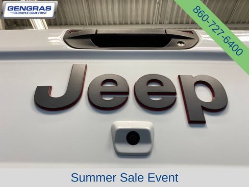 Used 2024 Jeep Gladiator Rubicon AWD/4WD image 31