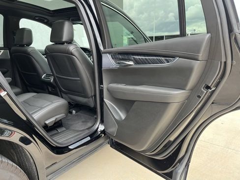 Certified 2025 Cadillac XT6 Premium Luxury image 26