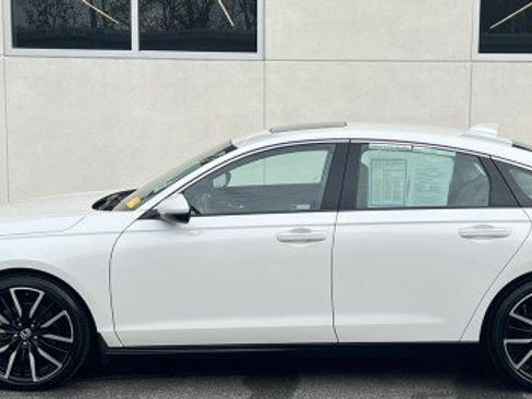 Certified 2023 Honda Accord Touring image 2