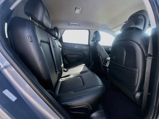 Used 2025 Kia Sportage EX AWD/4WD image 26