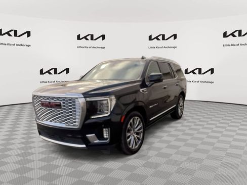 Used 2021 GMC Yukon Denali w/ Denali Ultimate Package AWD/4WD image 4