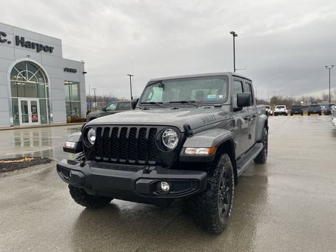 Used 2022 Jeep Gladiator Willys image 5