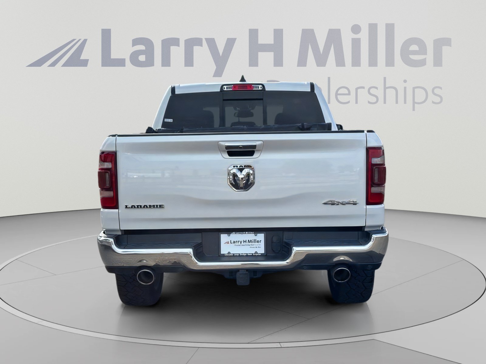 Used 2019 RAM 1500 Laramie AWD/4WD image 5